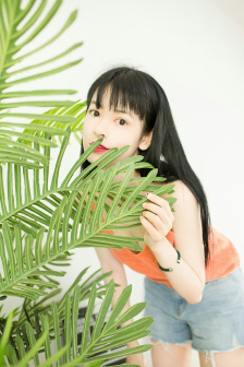 宝贝坐起来自己摇